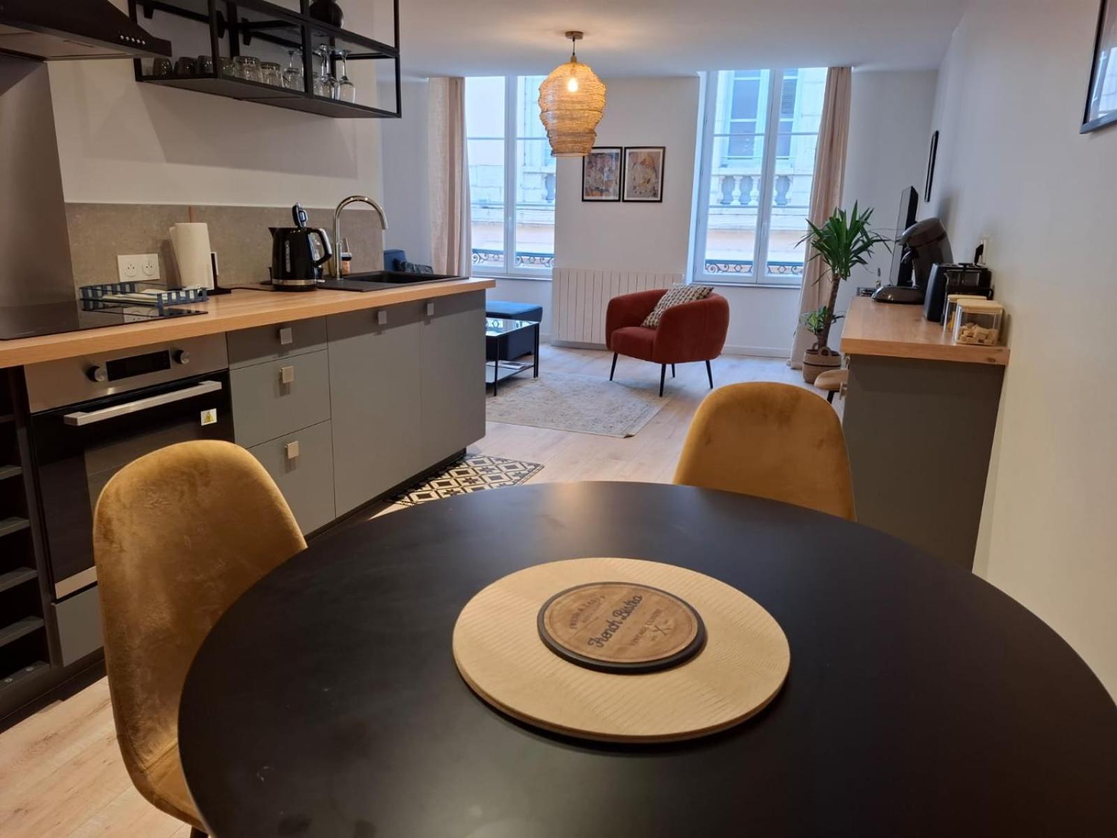Joli Appartement Au Coeur De Macon Luaran gambar